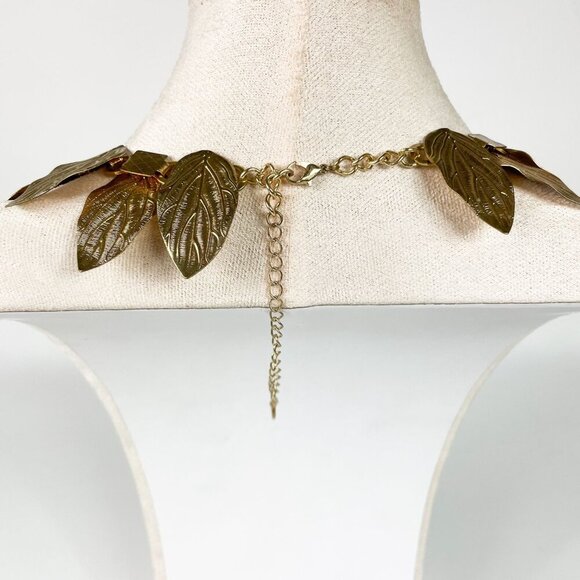 Aldo Gold Tone Leaf Bib Necklace Choker Collar Leaves Chunky Wide - Picture 2 of 4